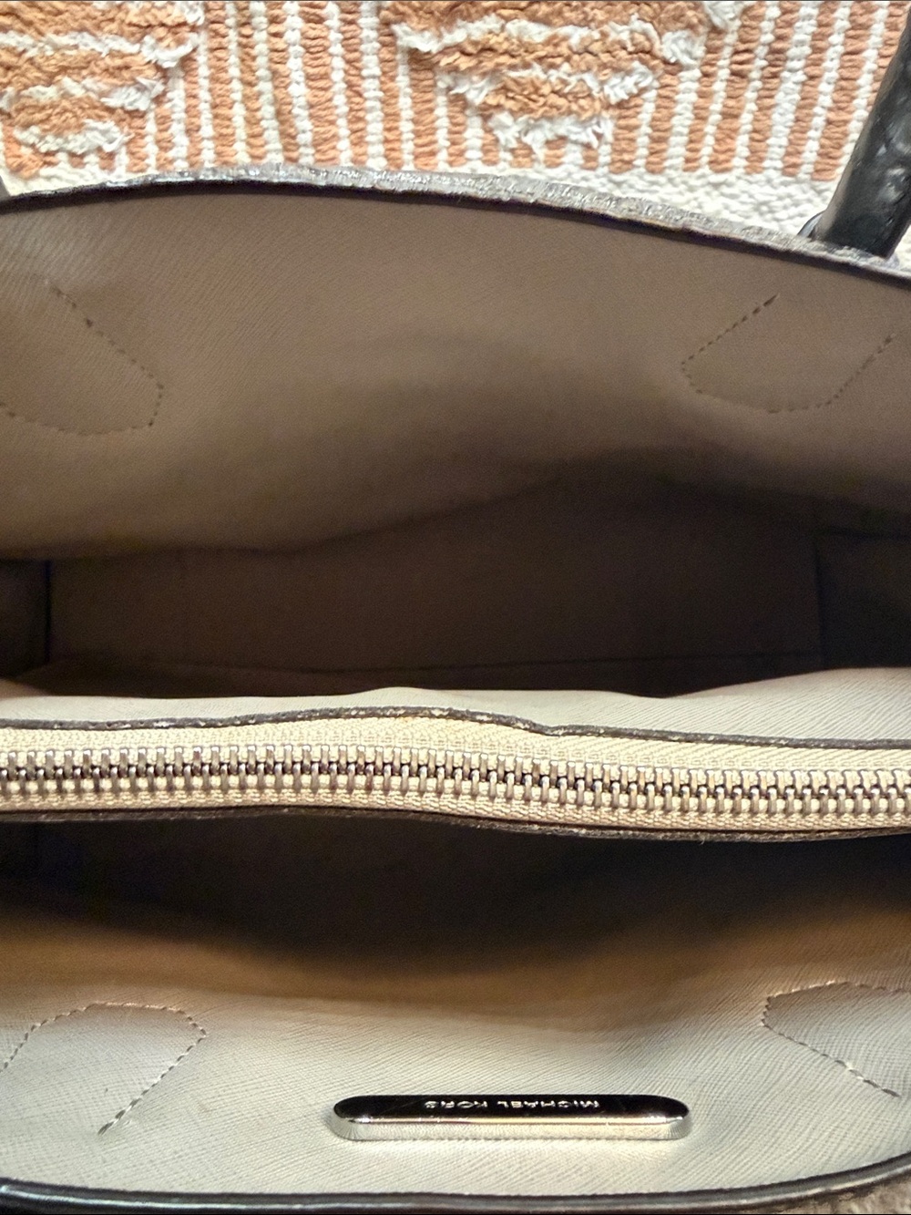 Michael Kors Mercer Medium Metallic Snake-Embossed-Leather Crossbody Bag Silver - Picture 4 of 6